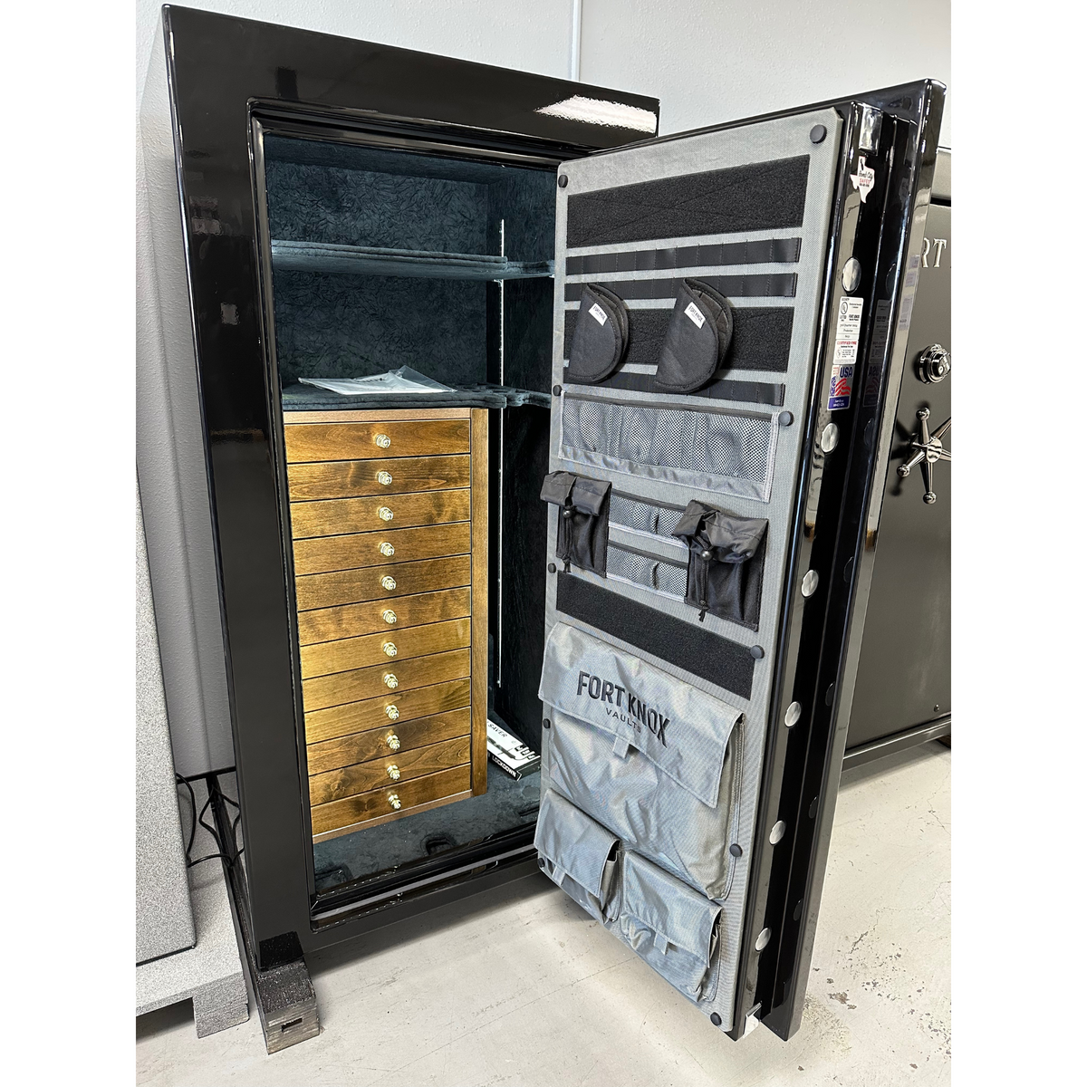 Fort Knox Protector 6031 Jewelry / Gun Safe | Jet Black Gloss