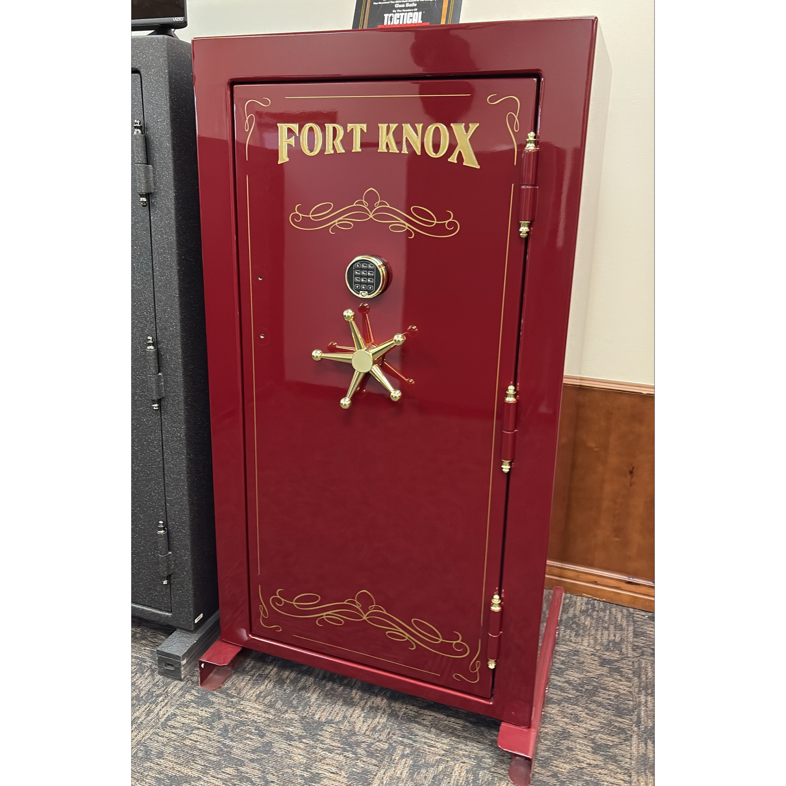 Ft Knox Defender 6637 Burgundy Wine Closed